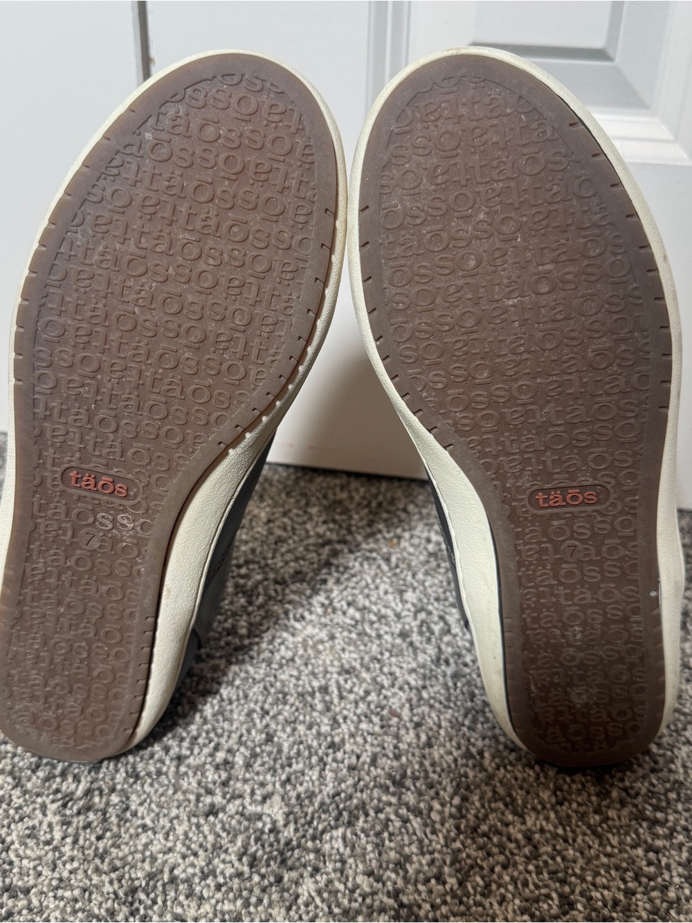 Taos Unity Gray Leather Slip On Sneakers Comfort Casual Shoes Womens US 7 - Picture 9 of 11